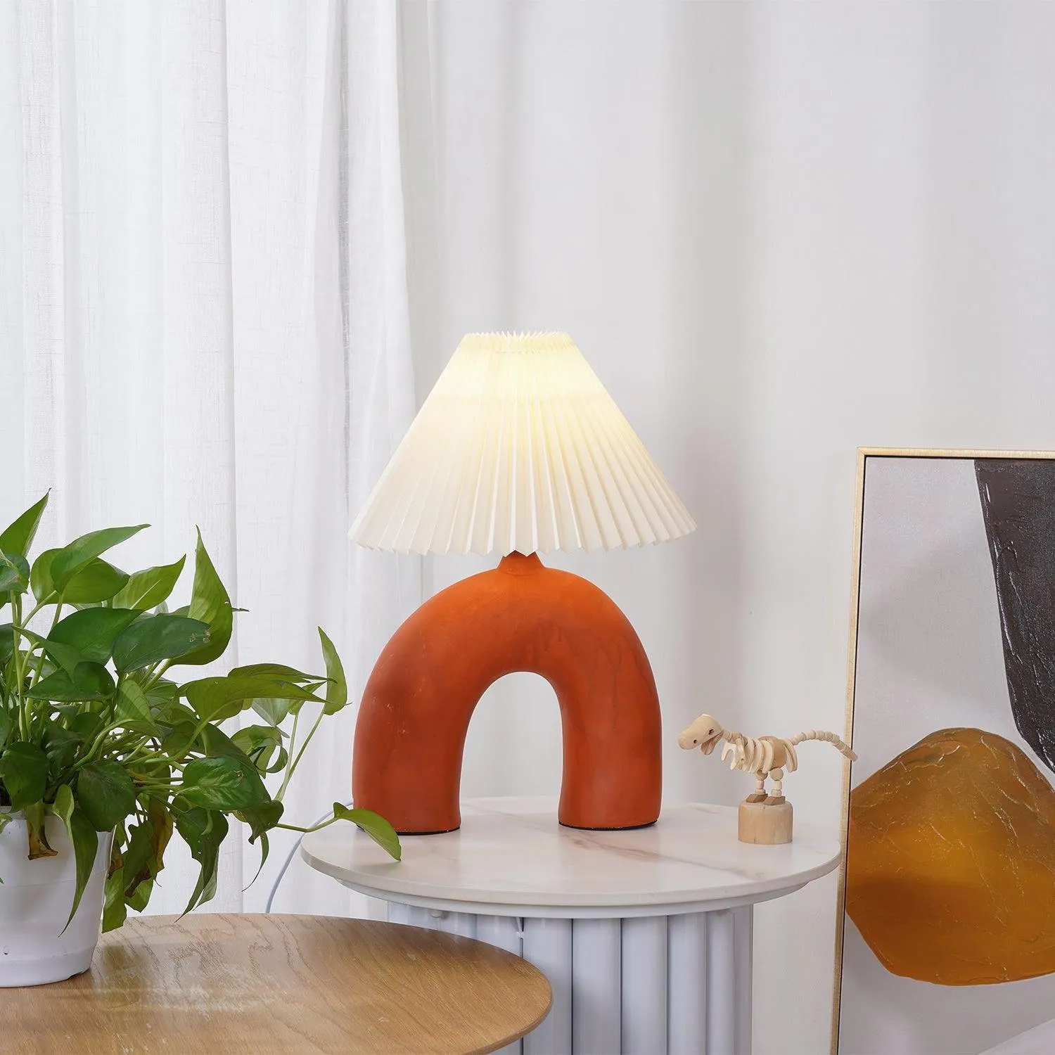 Arched Pleated Table Lamp