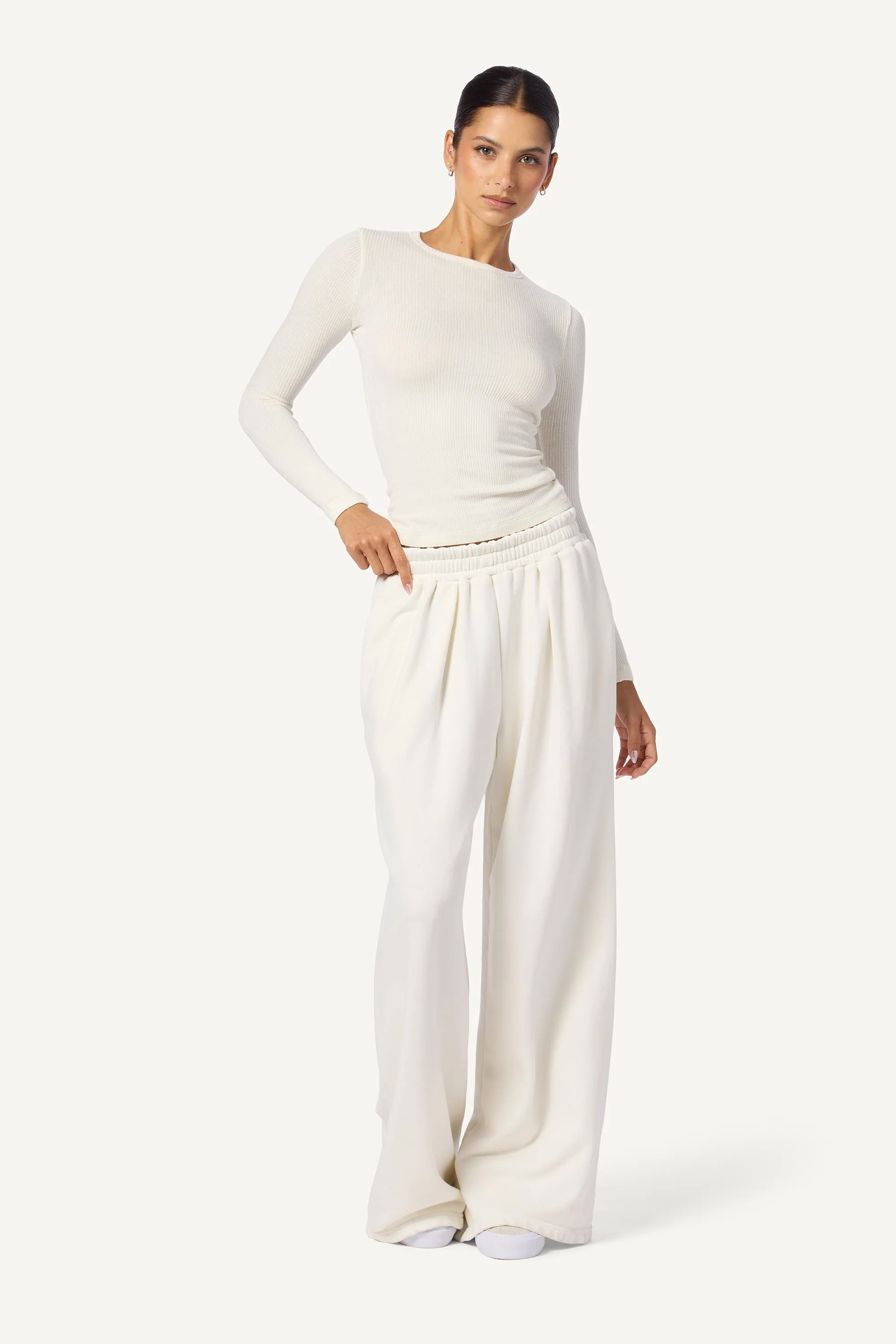 HAYES STRAIGHT LEG PLEATED SWEATPANT | GARDENIA