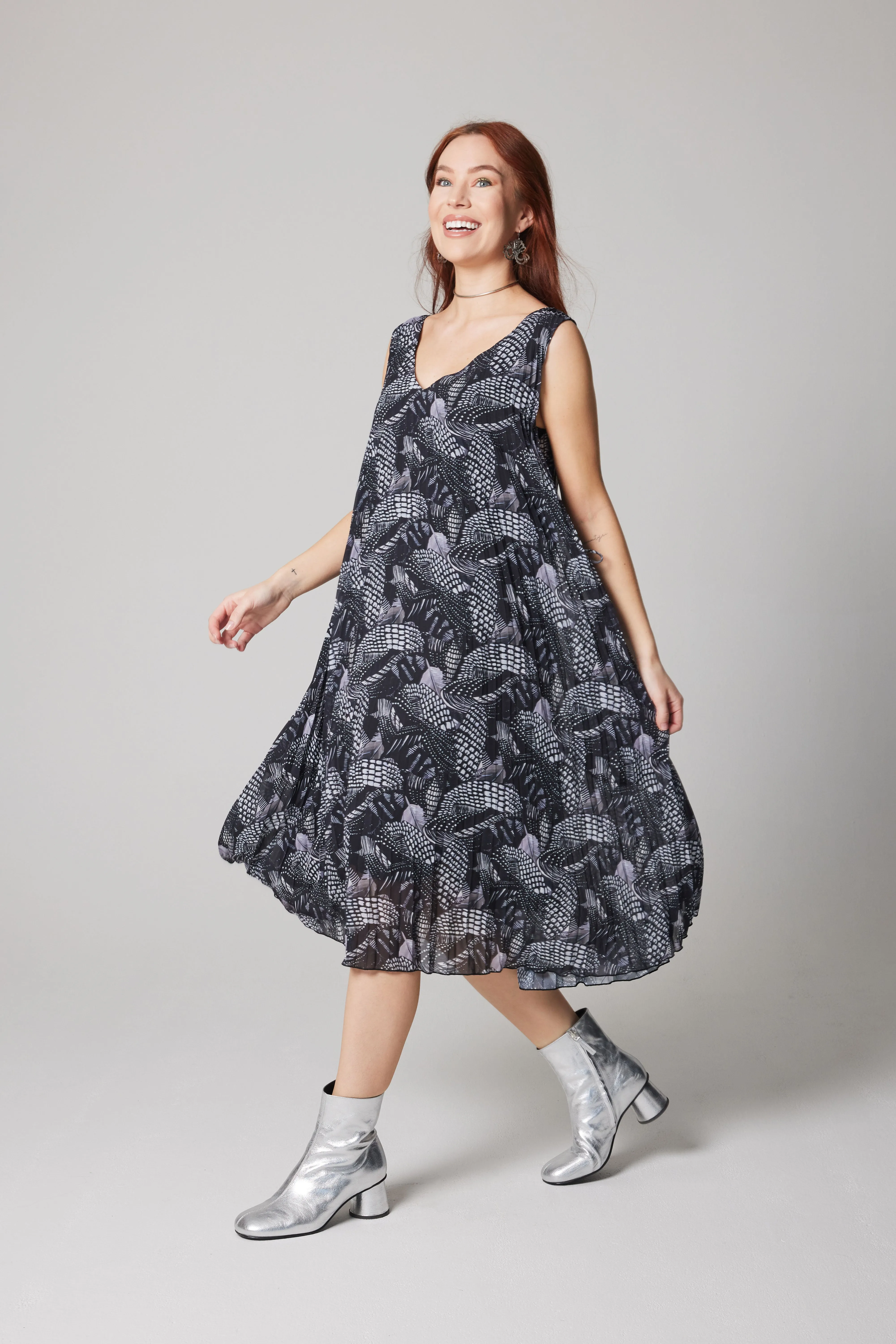 Pleated Dress - Loon